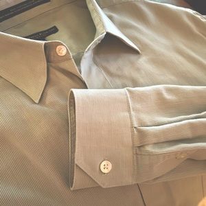 Men’a Donna Karan dress shirt lt green 17- 34/35